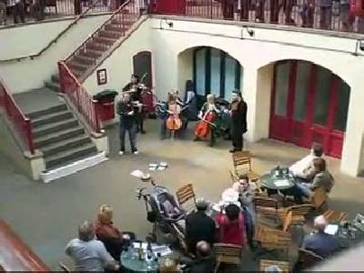 konserde konuşulmaz